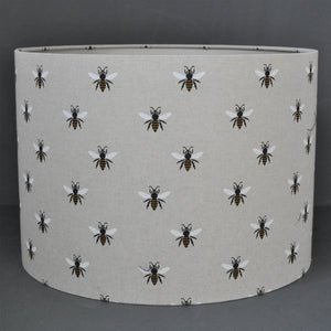 Linen-look bee fabric with champagne liner